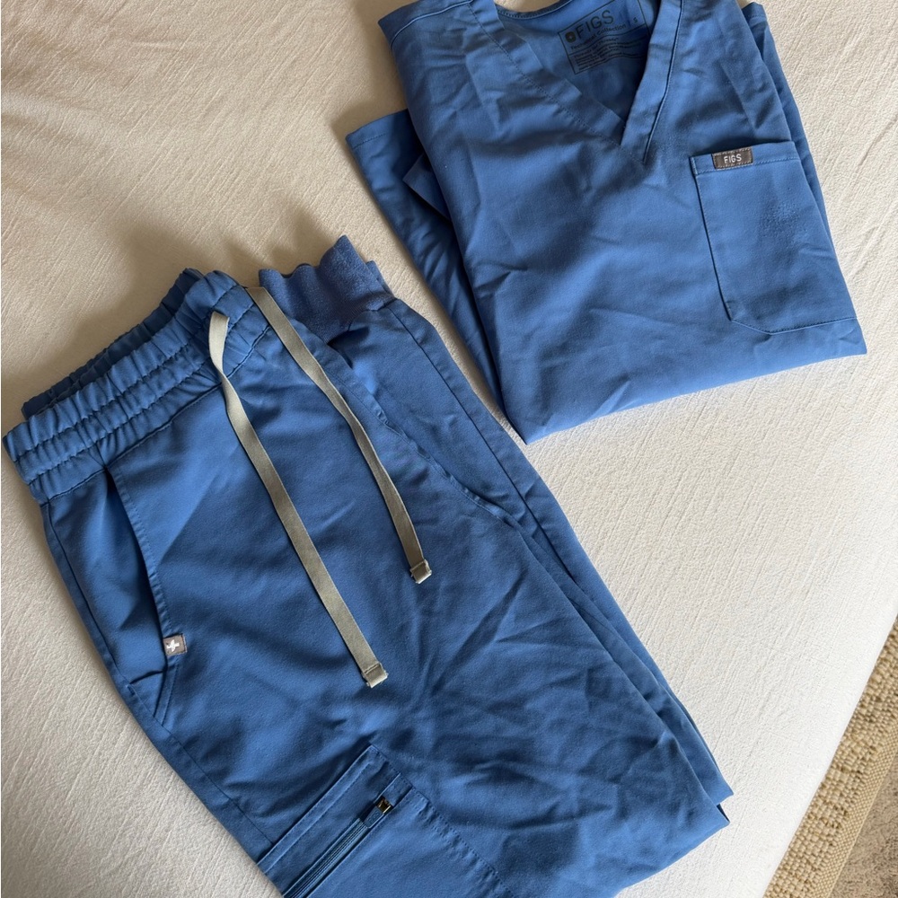 Figs scrub set